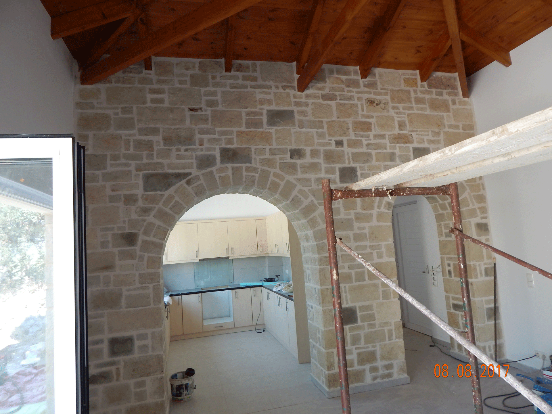 internal-stone-wall-villa-chania