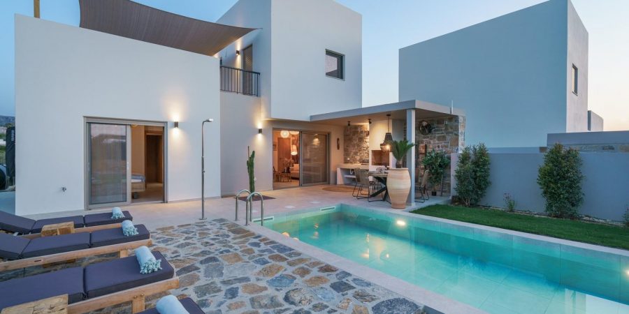 ΚΑΛΟΚΑΙΡΙΝΕΣ ΒΙΛΕΣ ΣΤΟ ΡΕΘΥΜΝΟ